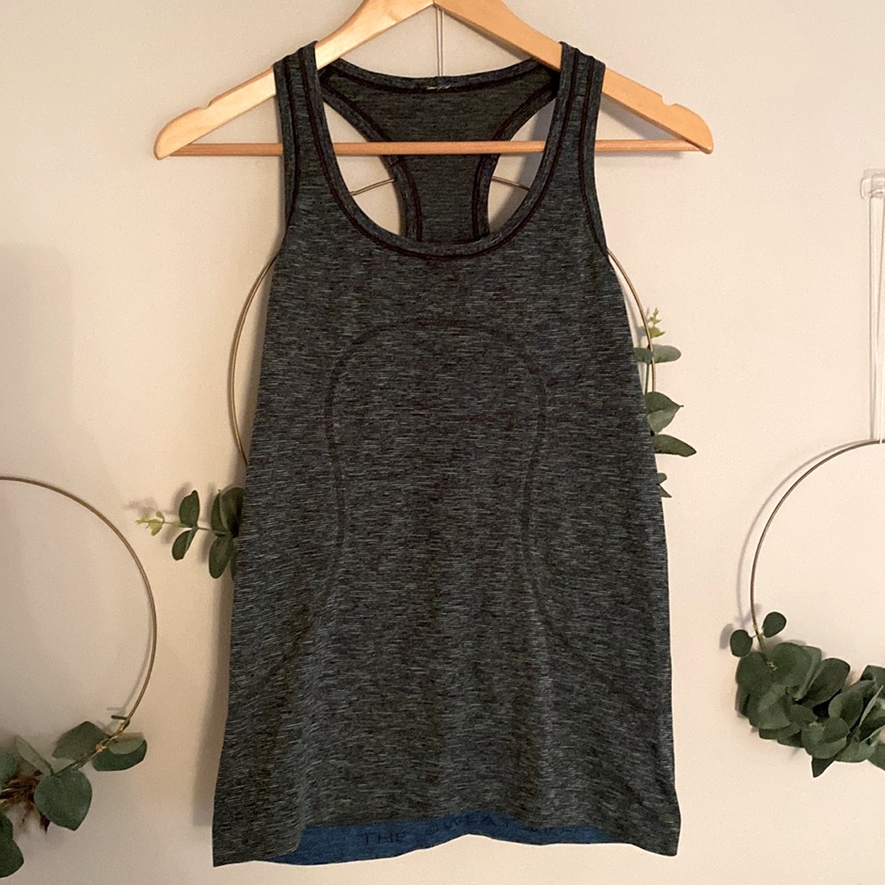 Lululemon Swiftly Tech Racerback *SW
2017 Seawheeze - LILV tank top size 8